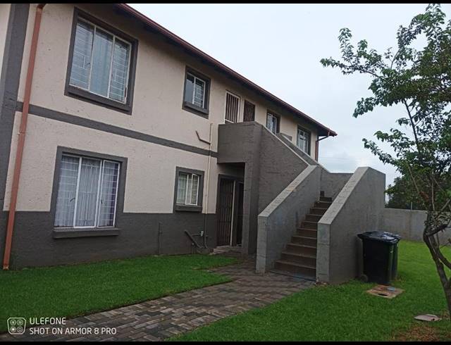 2 BEDROOM APARTMENT FOR SALE IN PARKDENE